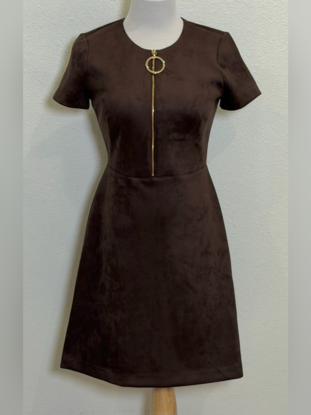 Calvin Klein Brown Faux Suede Shift Dress Size 4 Gold Zip Ring Pull Short Sleeve